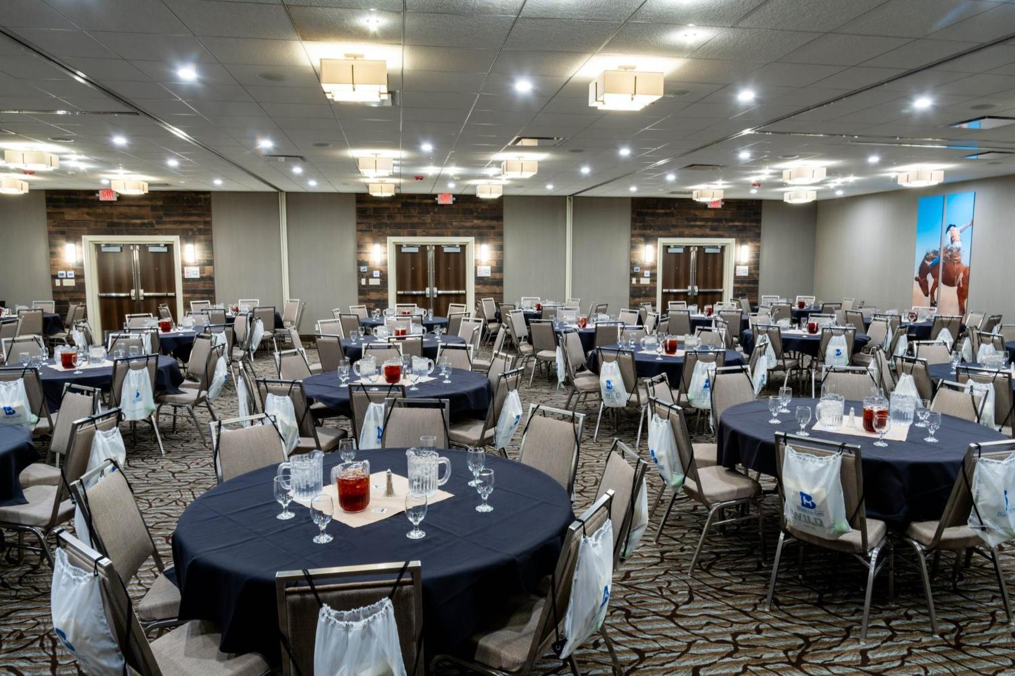 Holiday Inn Cody - Convention Center By Ihg Exterior foto